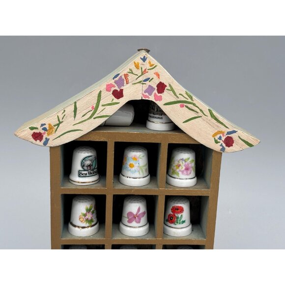 Vintage Wooden Thimble Display House With Painted Roof 14 Decorative Thimbles - Picture 3 of 8